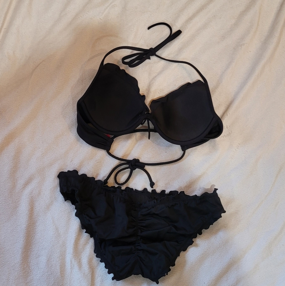 CUTE RARE VICTORIAS SECRET BLACK RUFFLE BIKINI SET - Picture 8 of 12